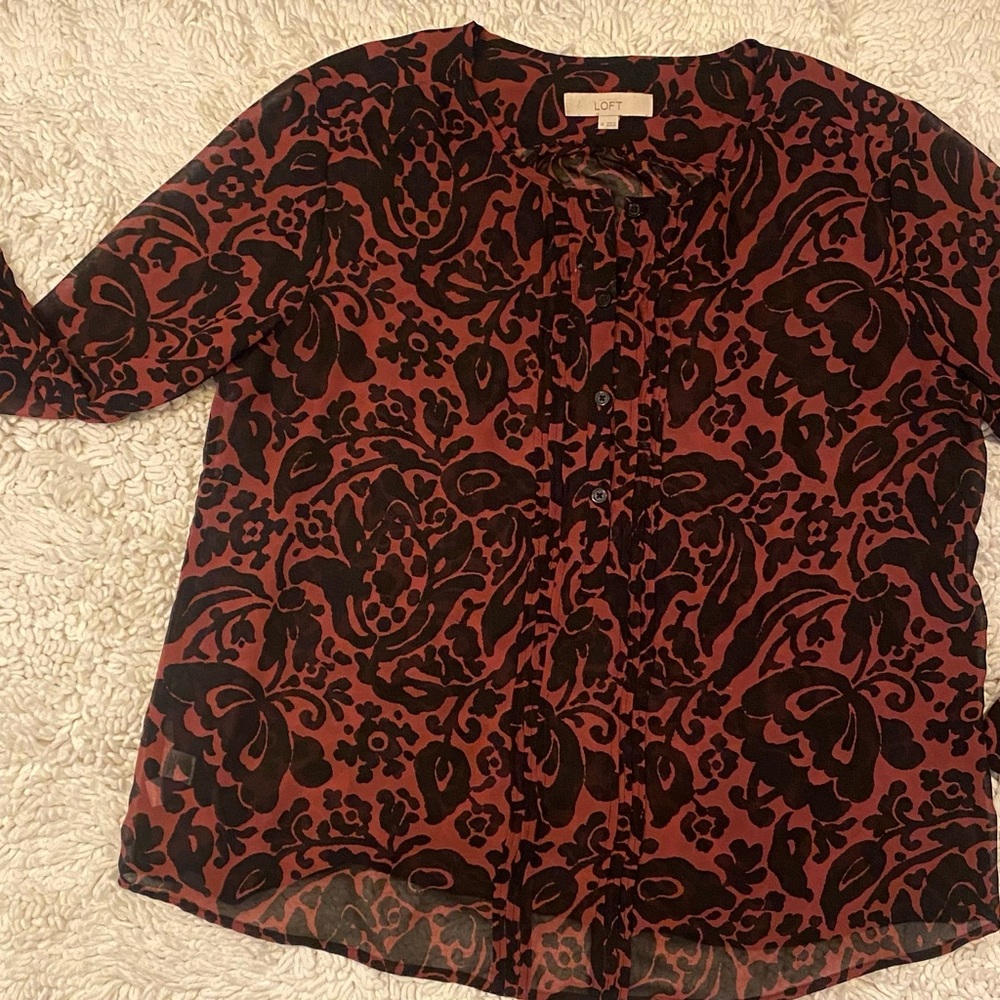 LOFT Women's Black and Pink Floral Top